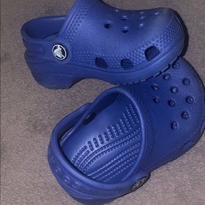 Toddler crocs size 2/3
